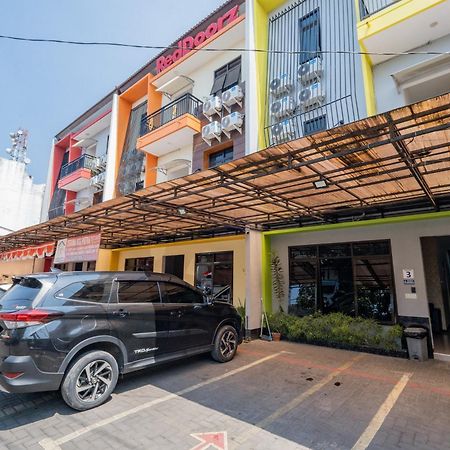 Reddoorz Near Taman Krida Budaya Malang Ngoại thất bức ảnh
