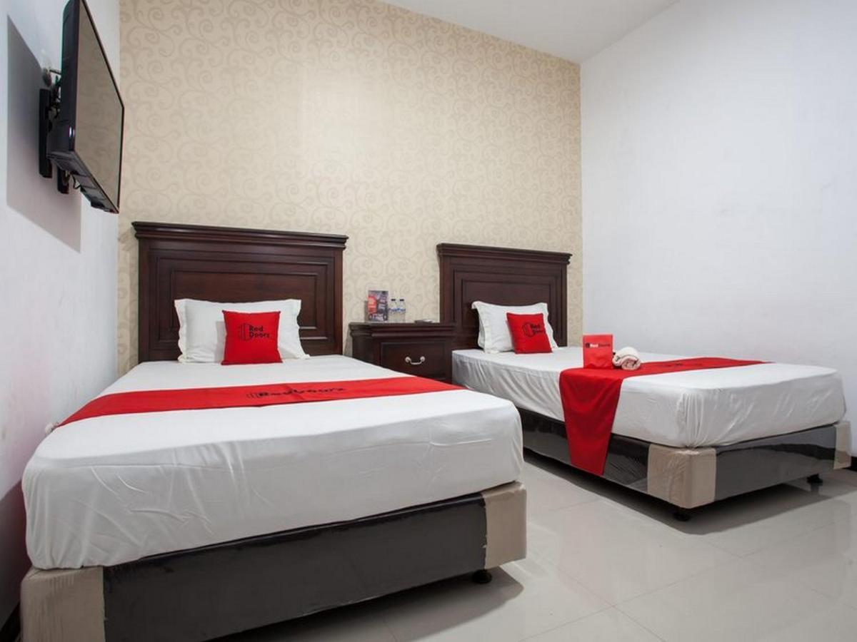 Reddoorz Near Taman Krida Budaya Malang Ngoại thất bức ảnh