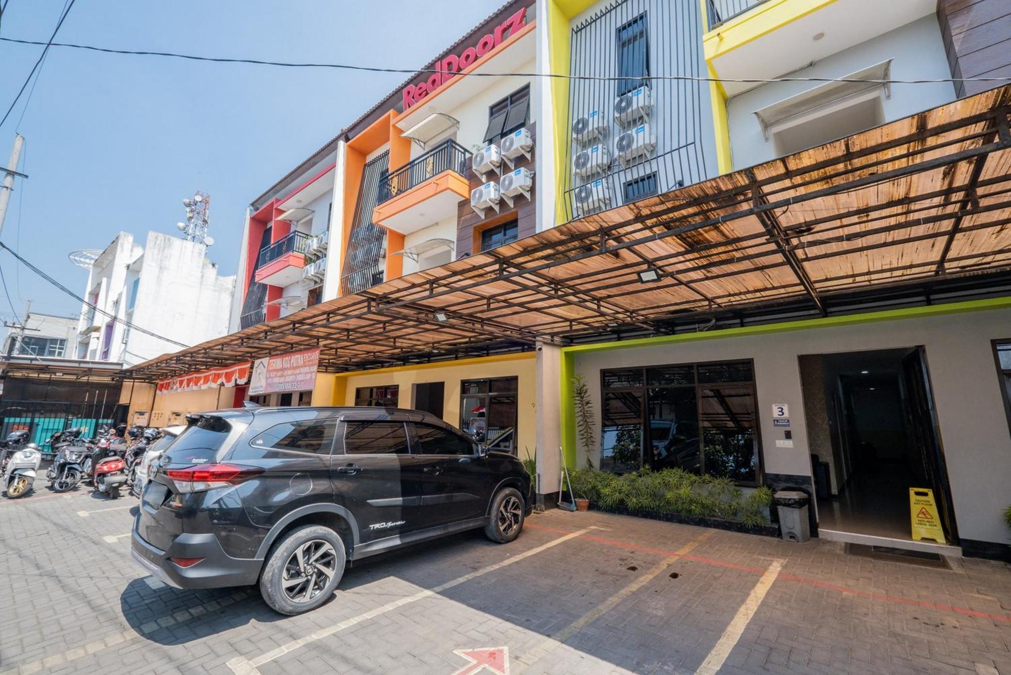 Reddoorz Near Taman Krida Budaya Malang Ngoại thất bức ảnh