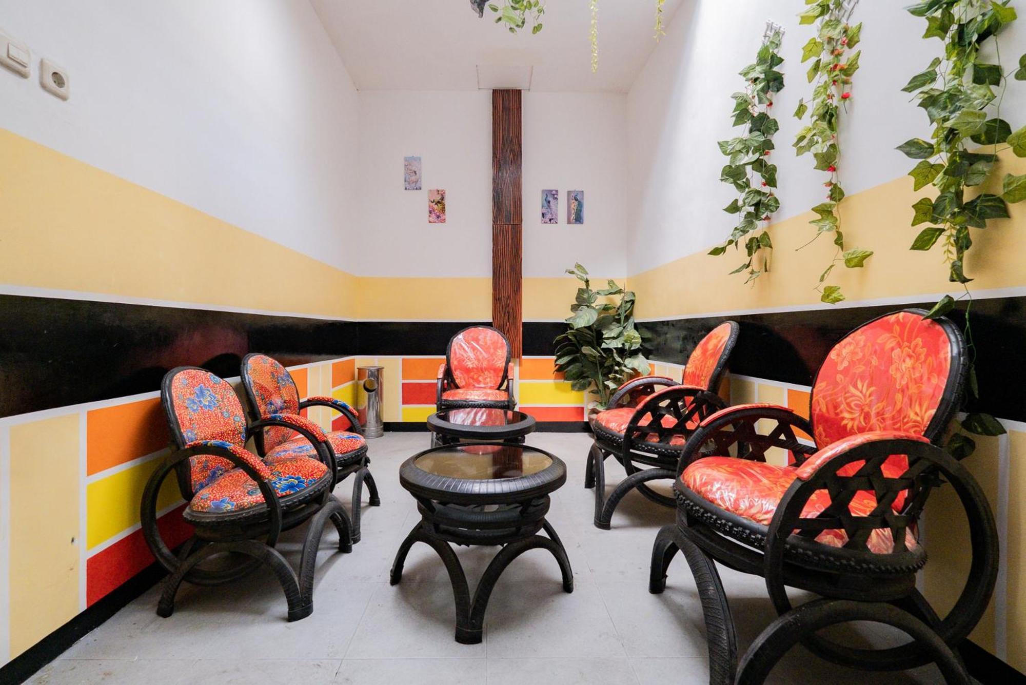 Reddoorz Near Taman Krida Budaya Malang Ngoại thất bức ảnh