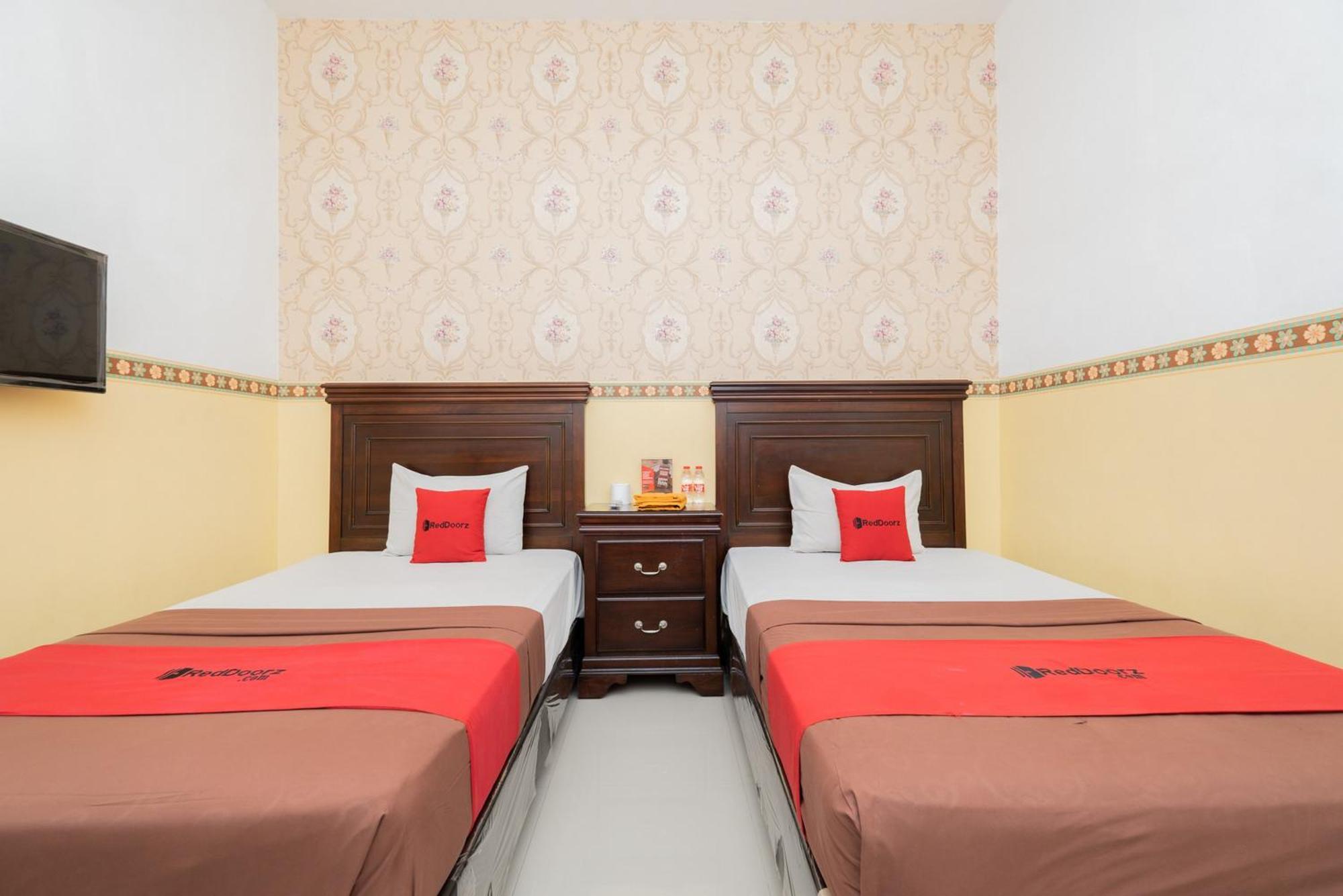 Reddoorz Near Taman Krida Budaya Malang Ngoại thất bức ảnh