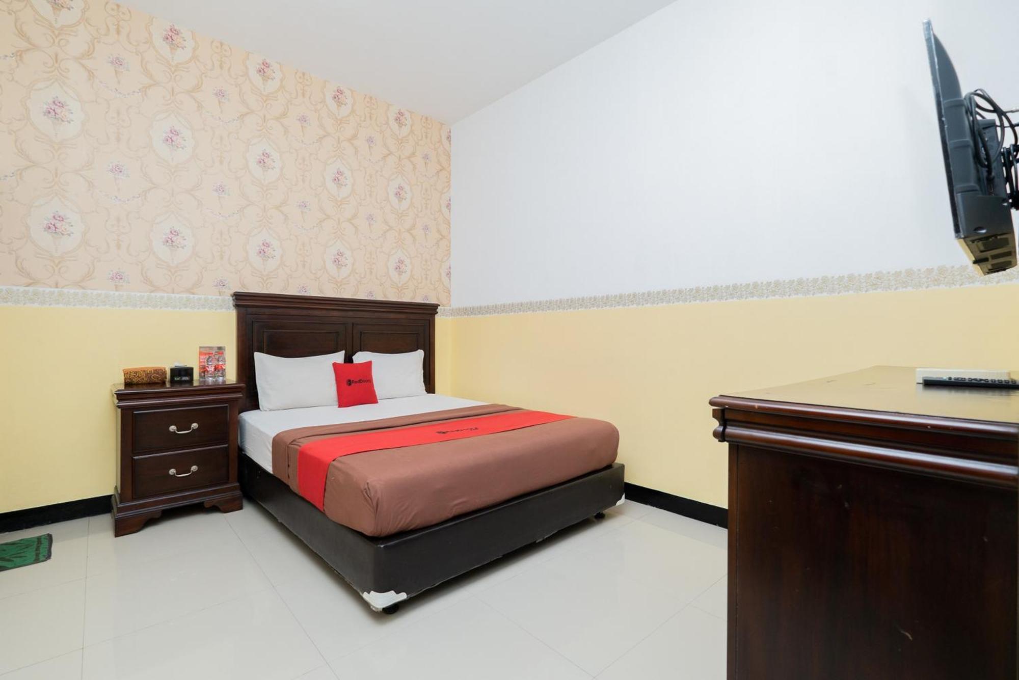Reddoorz Near Taman Krida Budaya Malang Ngoại thất bức ảnh